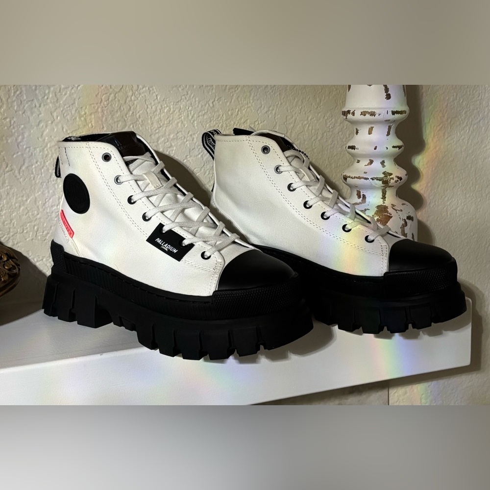 Edgy Palladium Platform Lug Sole High Tops Women’s Size 10 - Picture 2 of 16